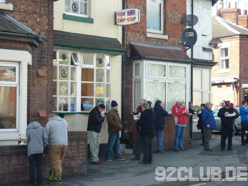 Alexandra Stadium - Crewe Alexandra, Chip Shop gegenüber vom Ground