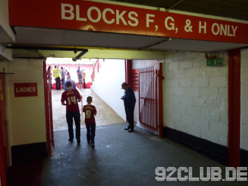 Bristol City - Nottingham Forest, Ashton Gate, Championship, 25.04.2011 - 