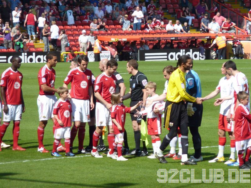 Bristol City - Nottingham Forest, Ashton Gate, Championship, 25.04.2011 - 