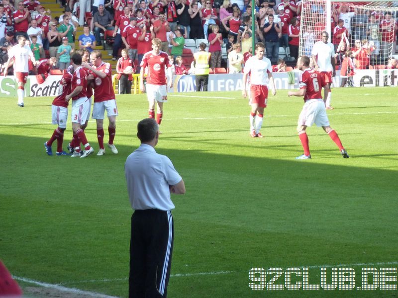 Bristol City - Nottingham Forest, Ashton Gate, Championship, 25.04.2011 - 