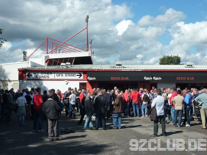 Crawley Town - Gillingham FC, Broadfield Stadium, League One, 07.09.2013 - 