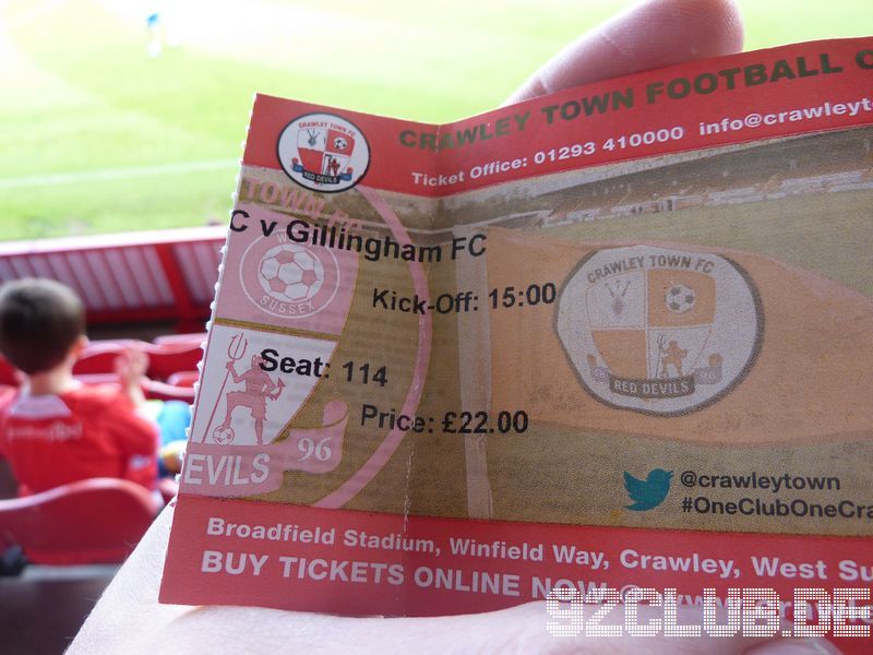 Crawley Town - Gillingham FC, Broadfield Stadium, League One, 07.09.2013 - 