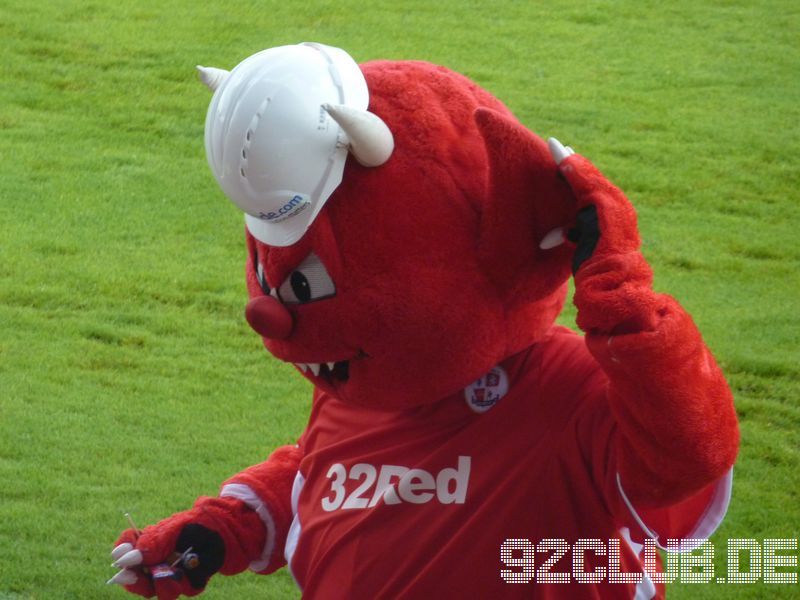 Crawley Town - Gillingham FC, Broadfield Stadium, League One, 07.09.2013 - 