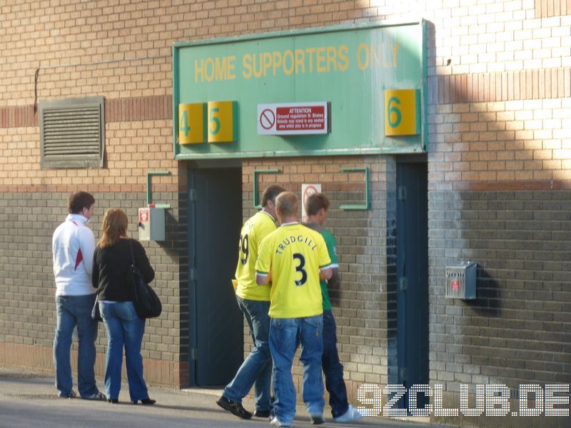 Norwich City - Swansea City, Carrow Road, Premier League, 15.10.2011 - 