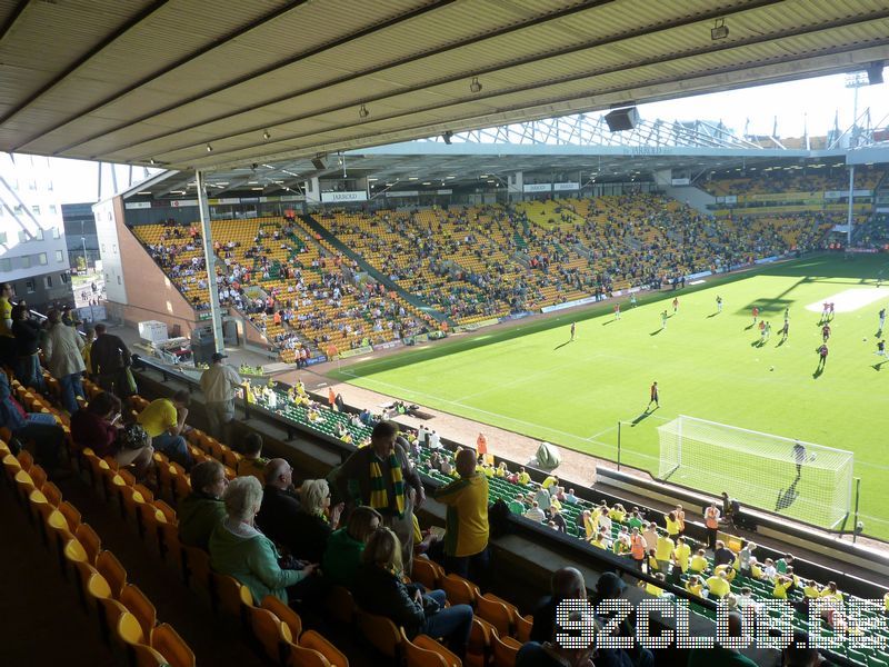 Norwich City - Swansea City, Carrow Road, Premier League, 15.10.2011 - 