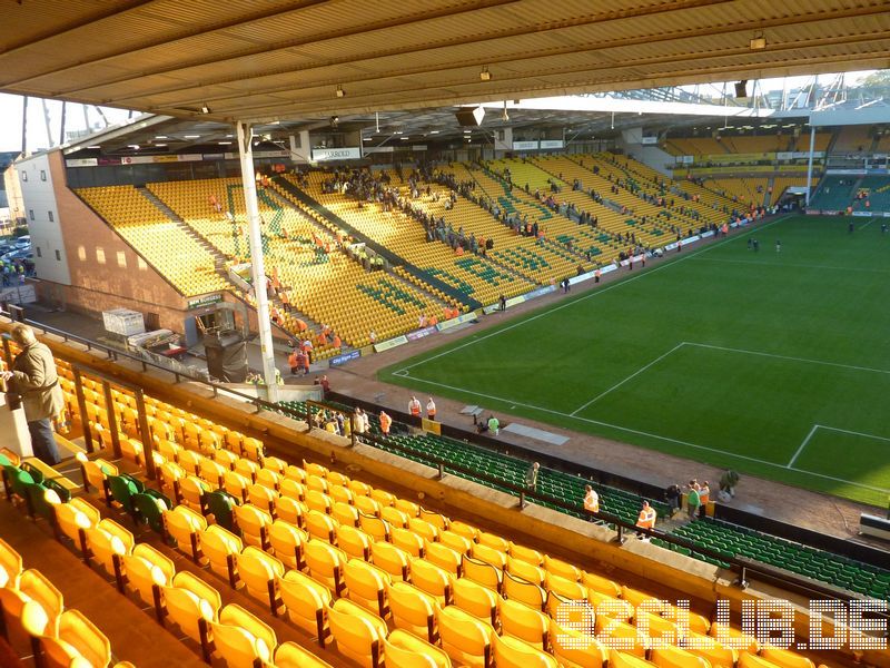 Norwich City - Swansea City, Carrow Road, Premier League, 15.10.2011 - 