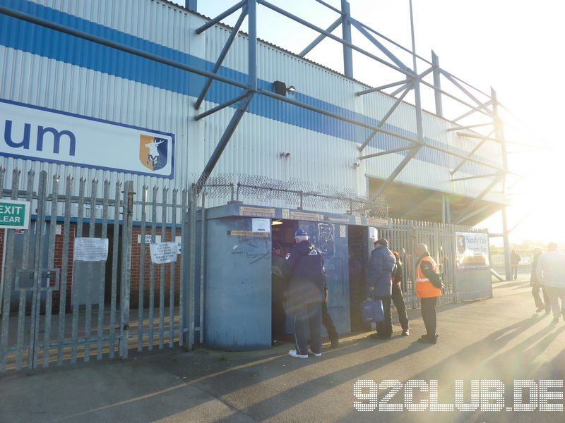 Mansfield Town - Morecambe FC, Field Mill, League Two, 30.11.2013 - 