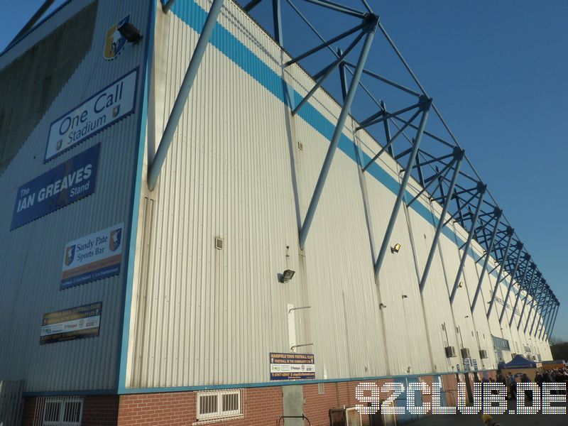 Mansfield Town - Morecambe FC, Field Mill, League Two, 30.11.2013 - 