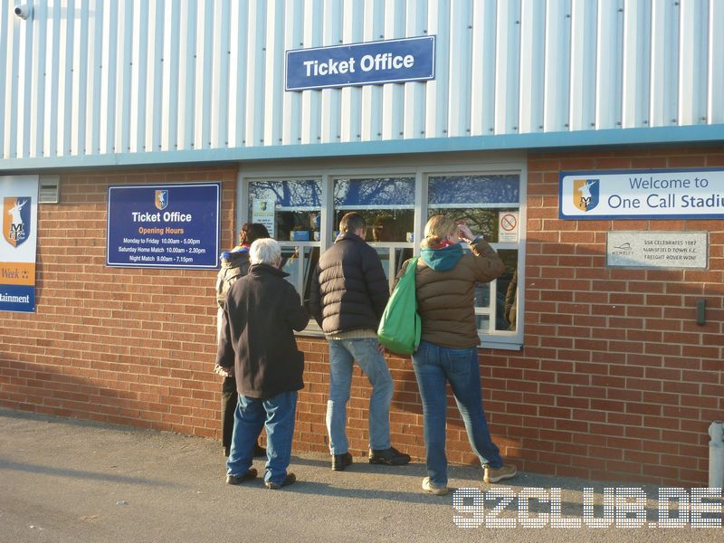 Mansfield Town - Morecambe FC, Field Mill, League Two, 30.11.2013 - 