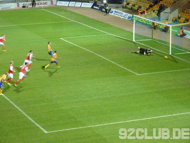 Mansfield Town - Morecambe FC, Field Mill, League Two, 30.11.2013 - 