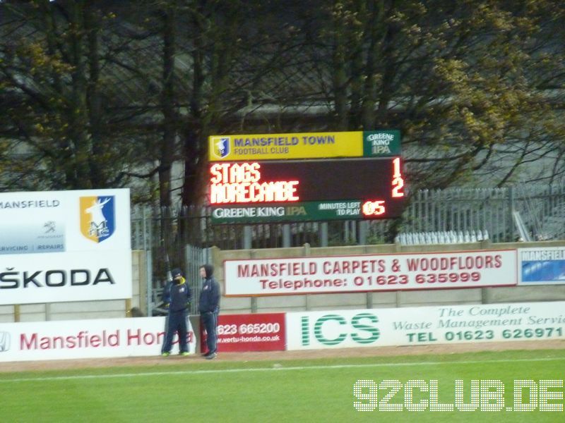 Mansfield Town - Morecambe FC, Field Mill, League Two, 30.11.2013 - 